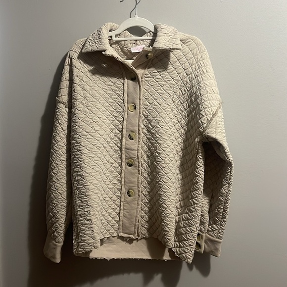 Pink Lily Quilted Puffer Buttoned Shacket - Picture 5 of 8